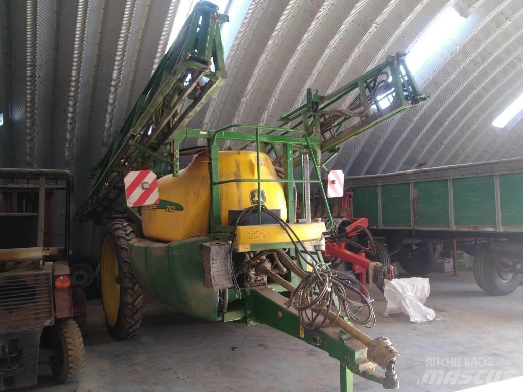 John Deere 732 Anhängespritzen