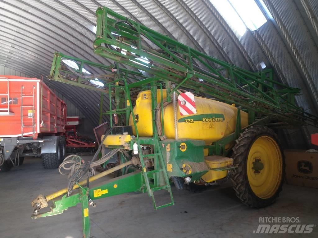 John Deere 732 Anhängespritzen