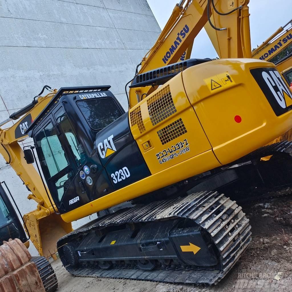 CAT 323 D Raupenbagger