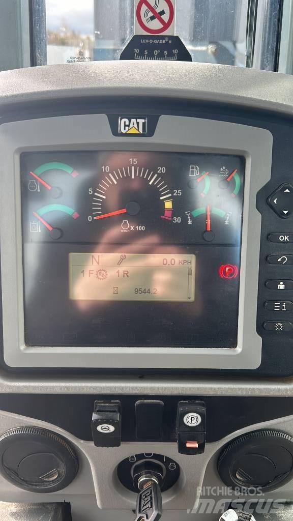 CAT 140 M Grader