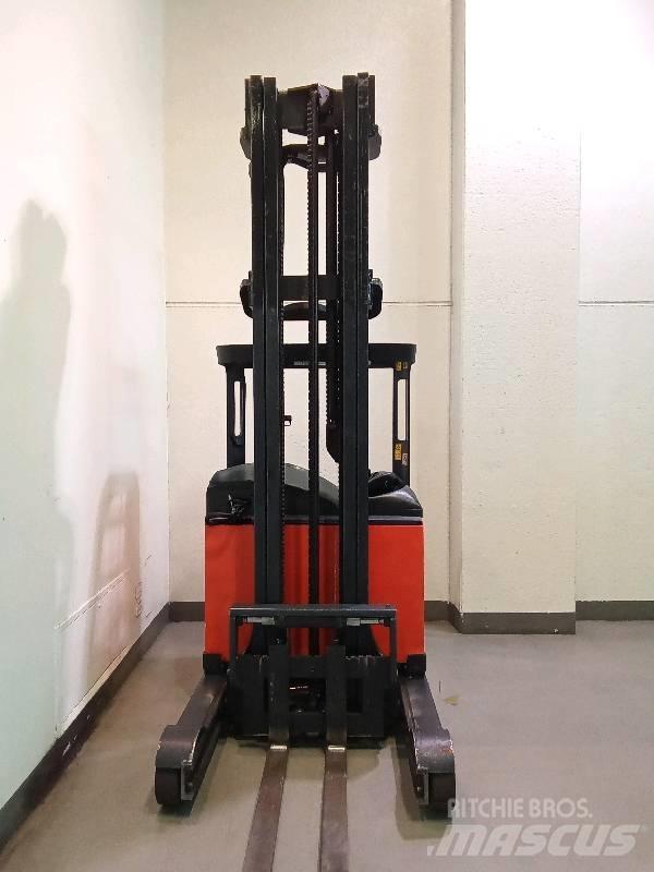 Linde R 16 Schubmaststapler