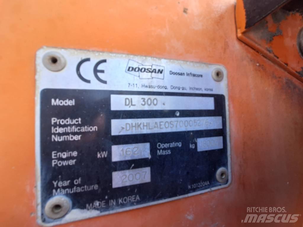 Doosan DL 300 Radlader