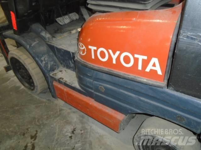 Toyota 52-6 FG U 30 Geländestapler