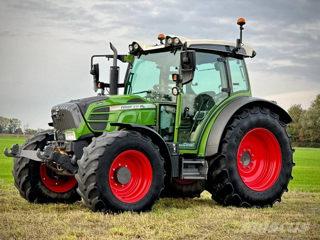 Fendt 211S Vario Traktoren
