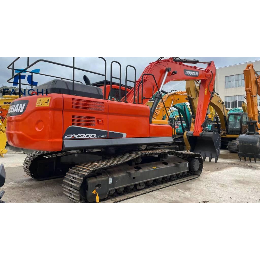 Doosan DX300 Raupenbagger