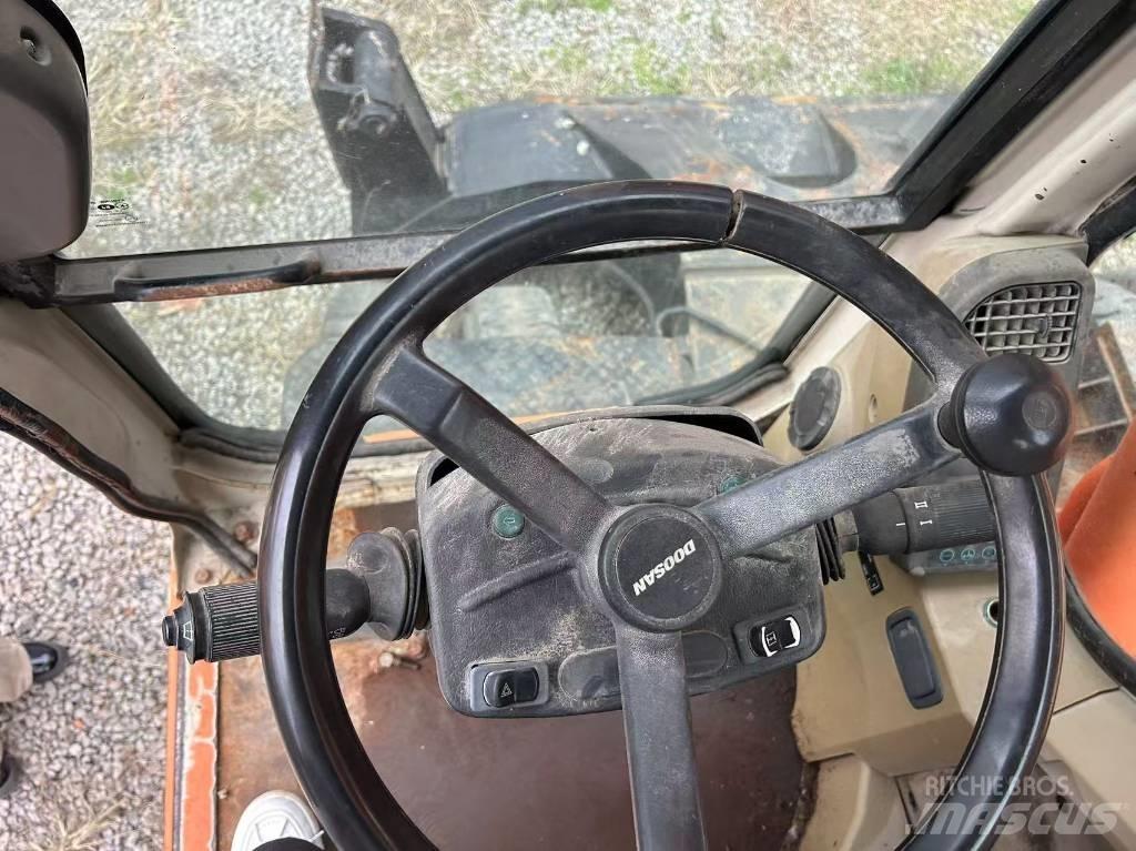 Doosan DH 210 W Mobilbagger