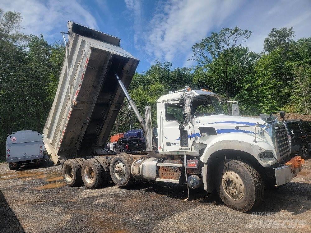 Mack 713GU Kipper