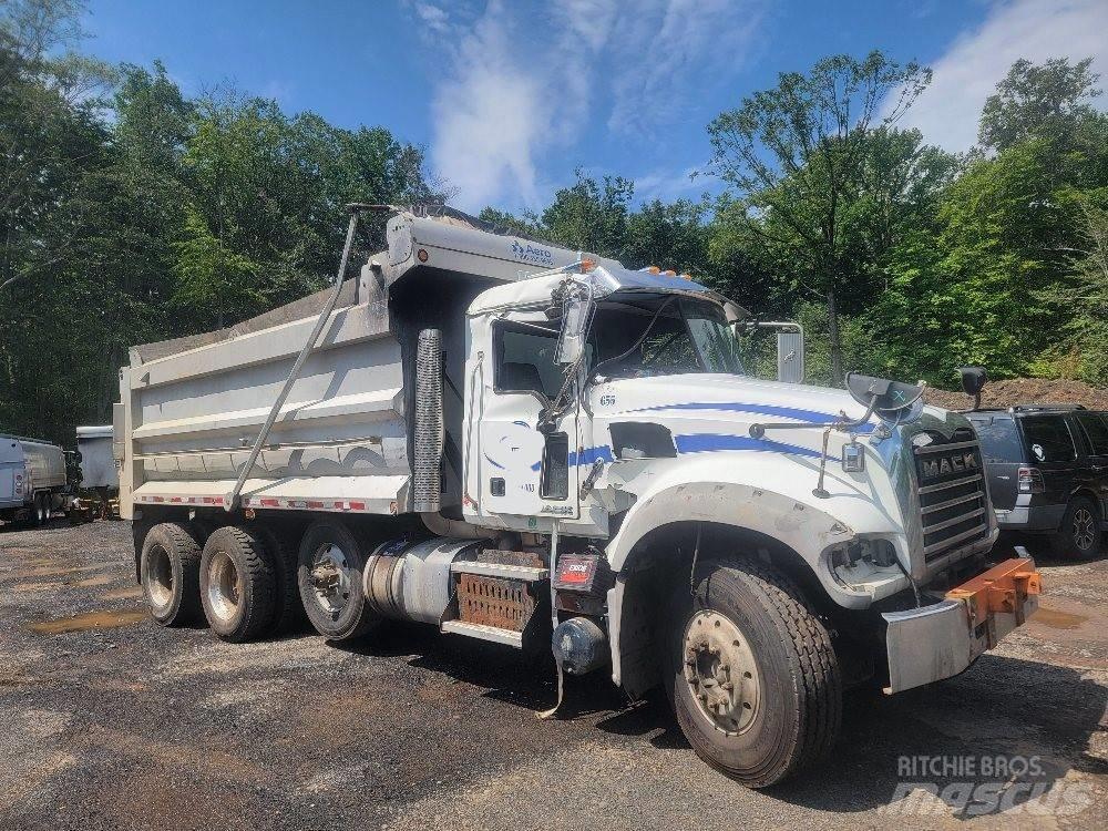 Mack 713GU Kipper