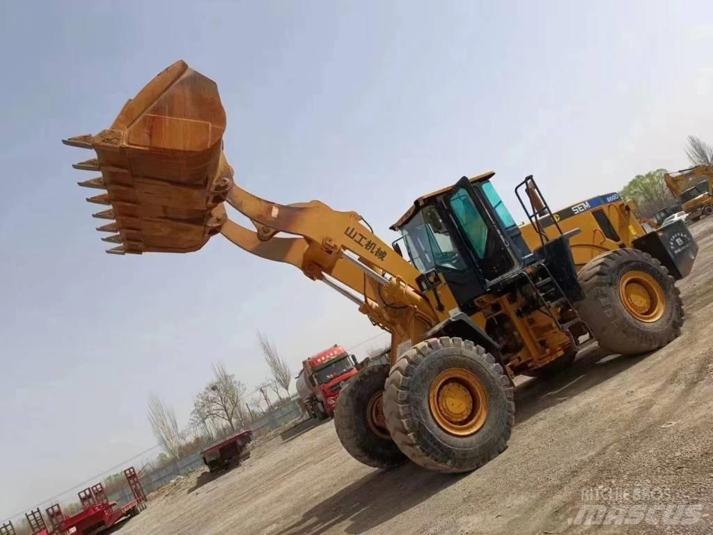 SEM 660D Radlader