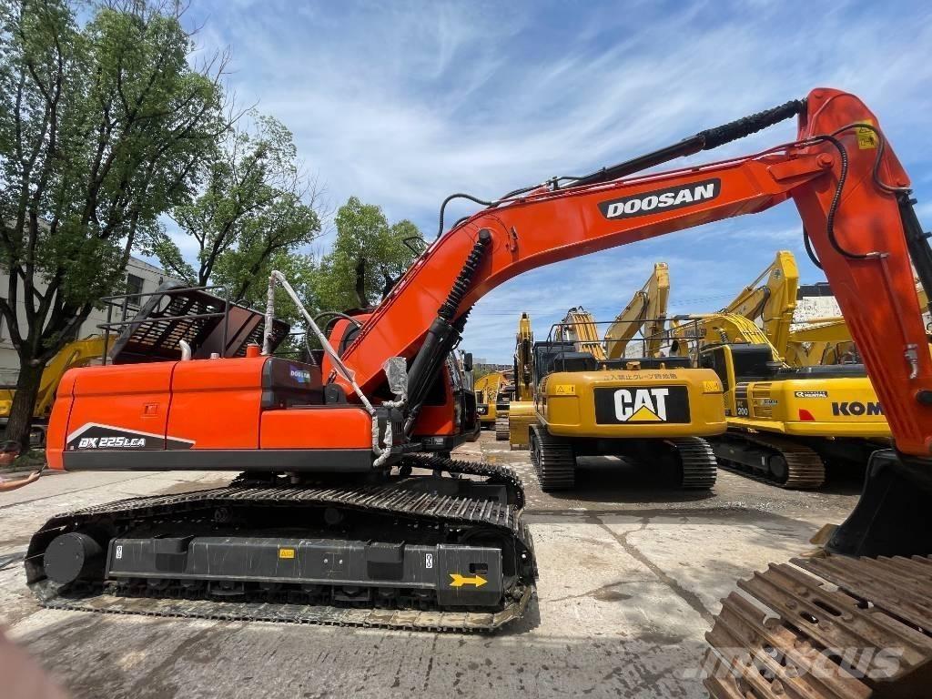 Doosan DX 225 Midibagger  7t - 12t