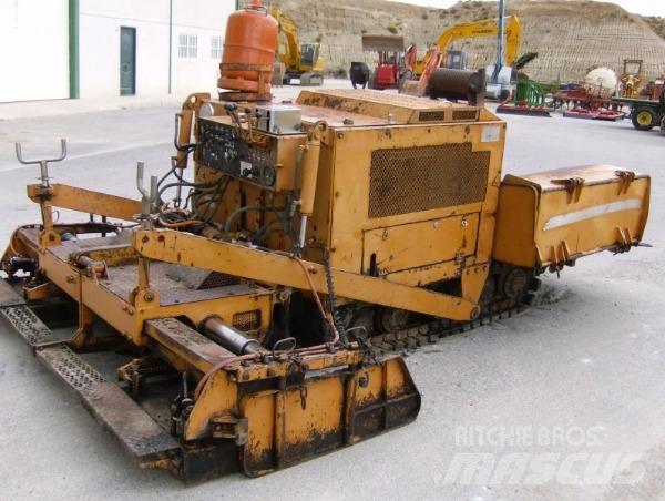 Case F25V Strassenfertiger