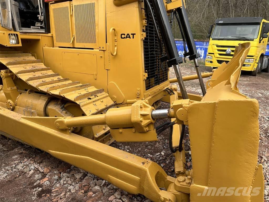 CAT D7H Bulldozer