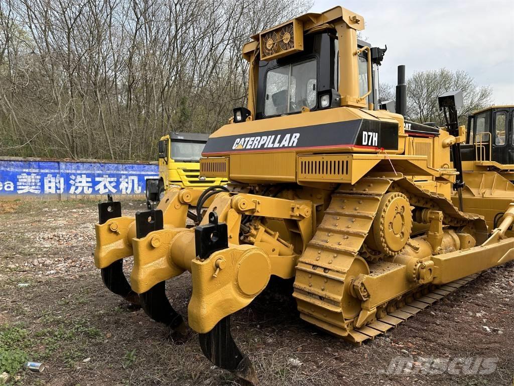 CAT D7H Bulldozer