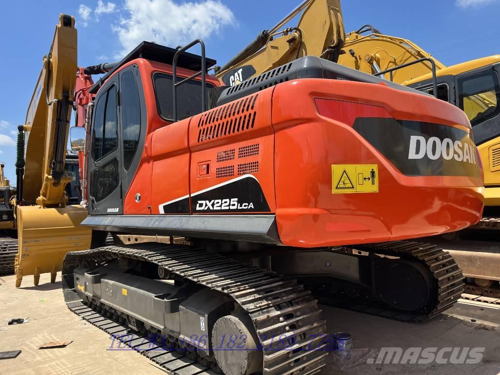 Doosan DX225 Raupenbagger