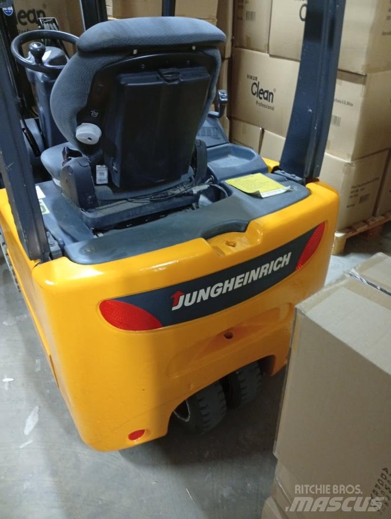 Jungheinrich EFG213 Elektrostapler