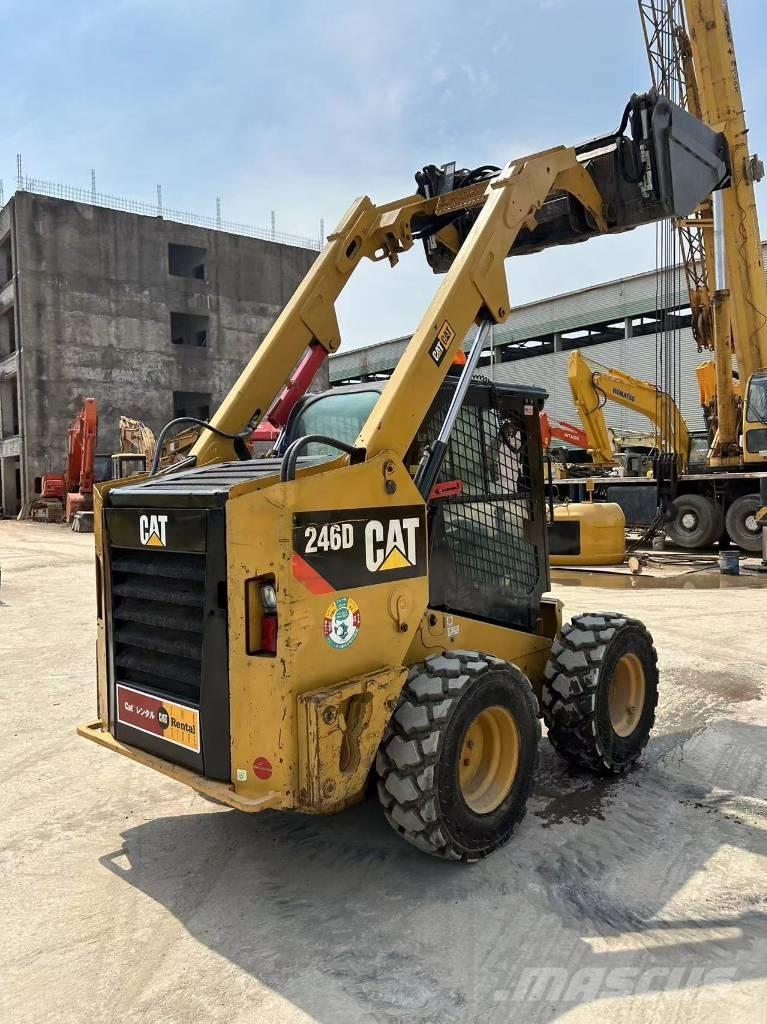 CAT 246 D Kompaktlader