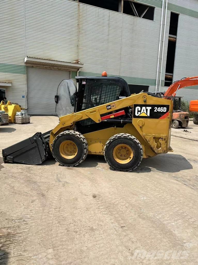 CAT 246 D Kompaktlader