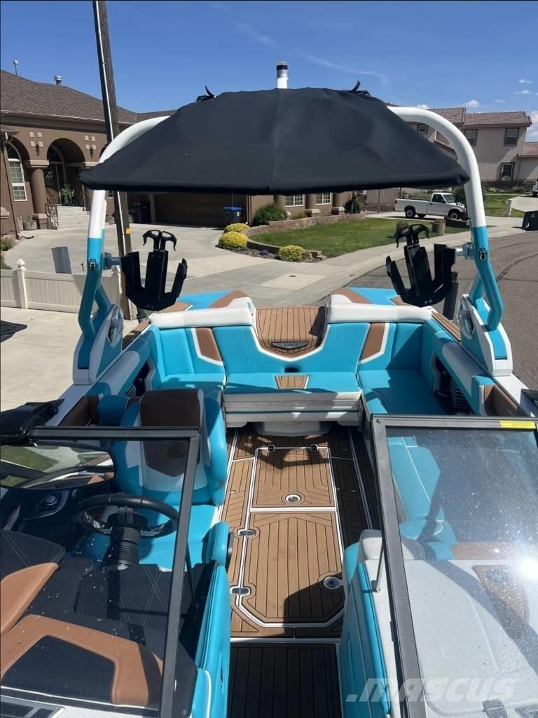  Nautique G23 Boote / Prahme