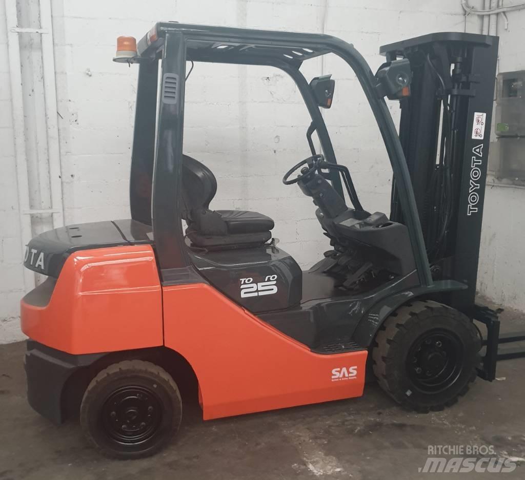 Toyota 52-8 FD 25 Dieselstapler