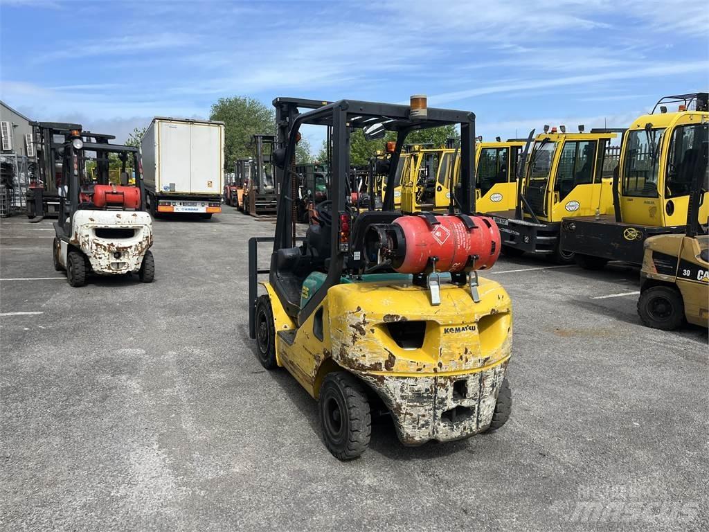 Komatsu FG25HT-16R Gasstapler