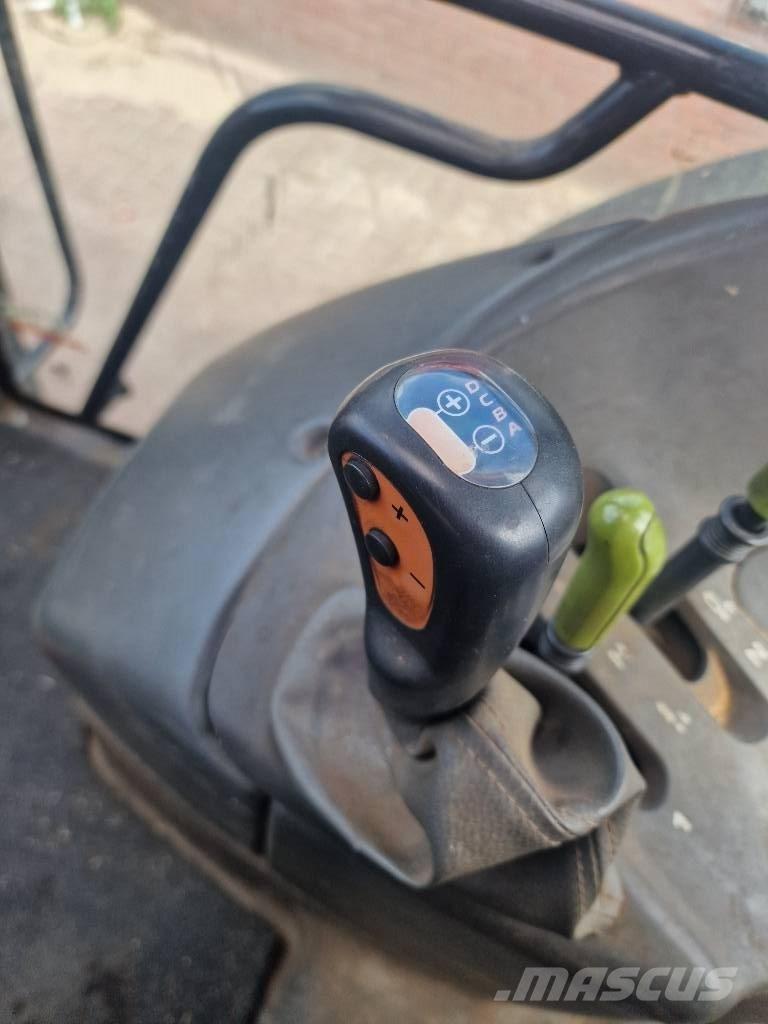 CLAAS Arion 430 Traktoren