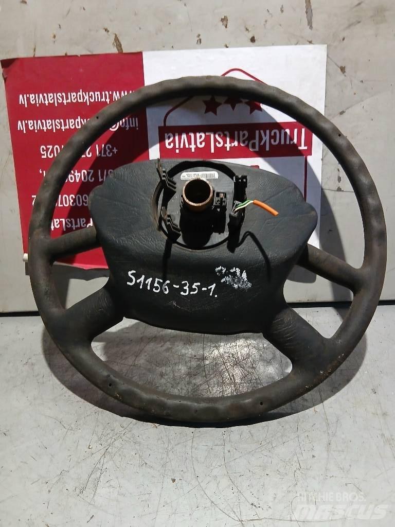 Scania 144    1327026 Kabinen