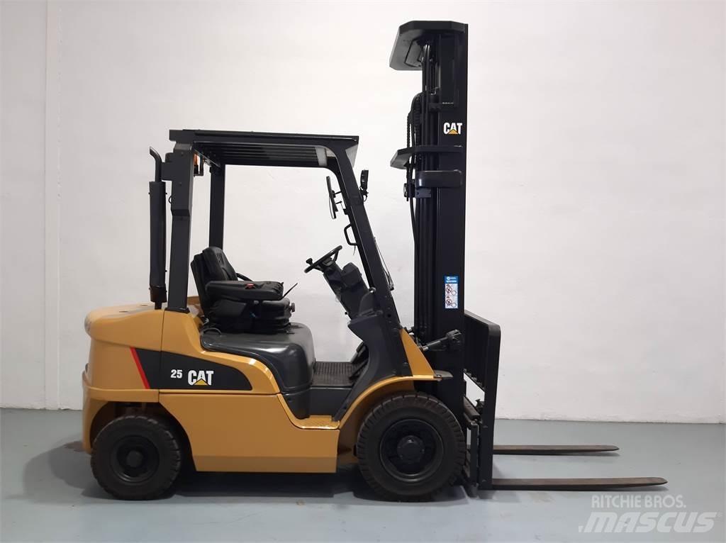CAT DP25NT Dieselstapler