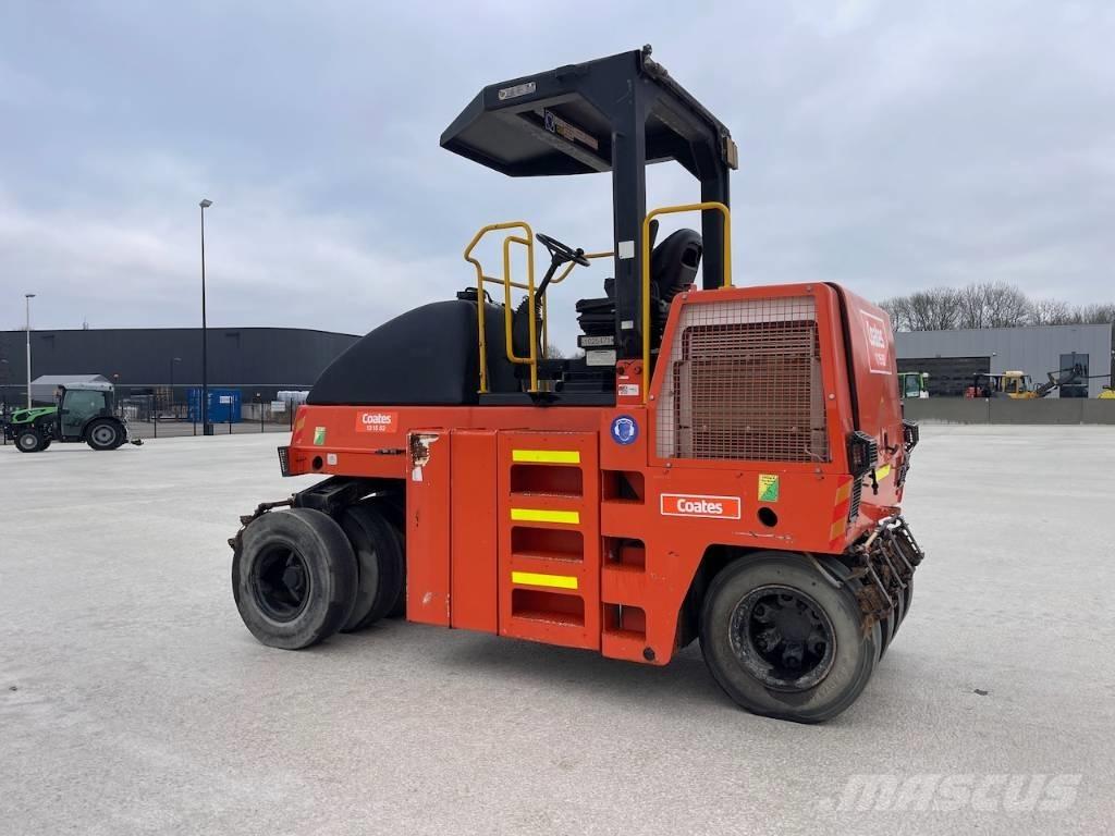 Dynapac CP 142 Gummiradwalzen