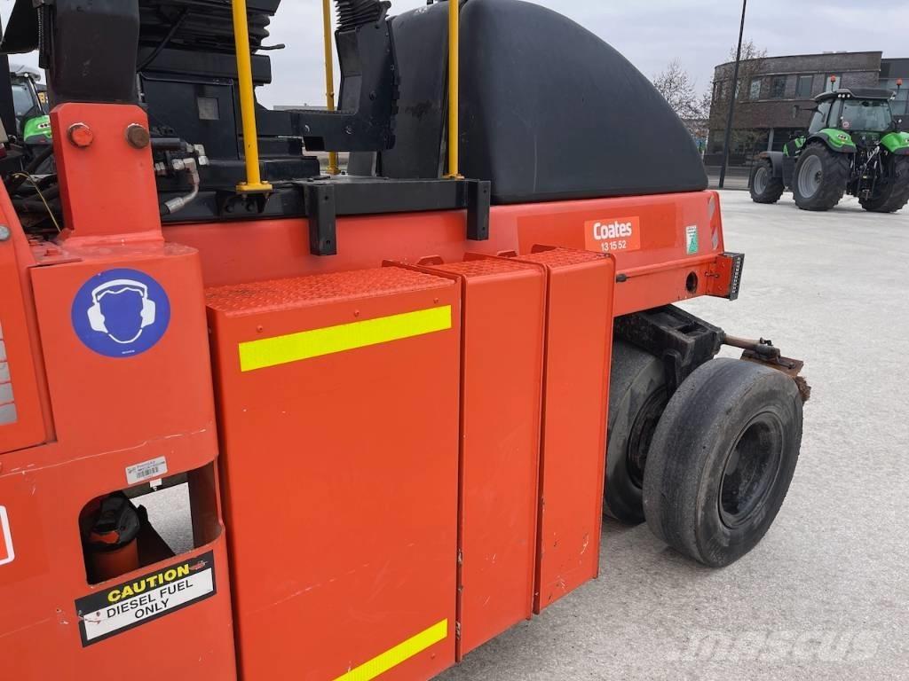 Dynapac CP 142 Gummiradwalzen