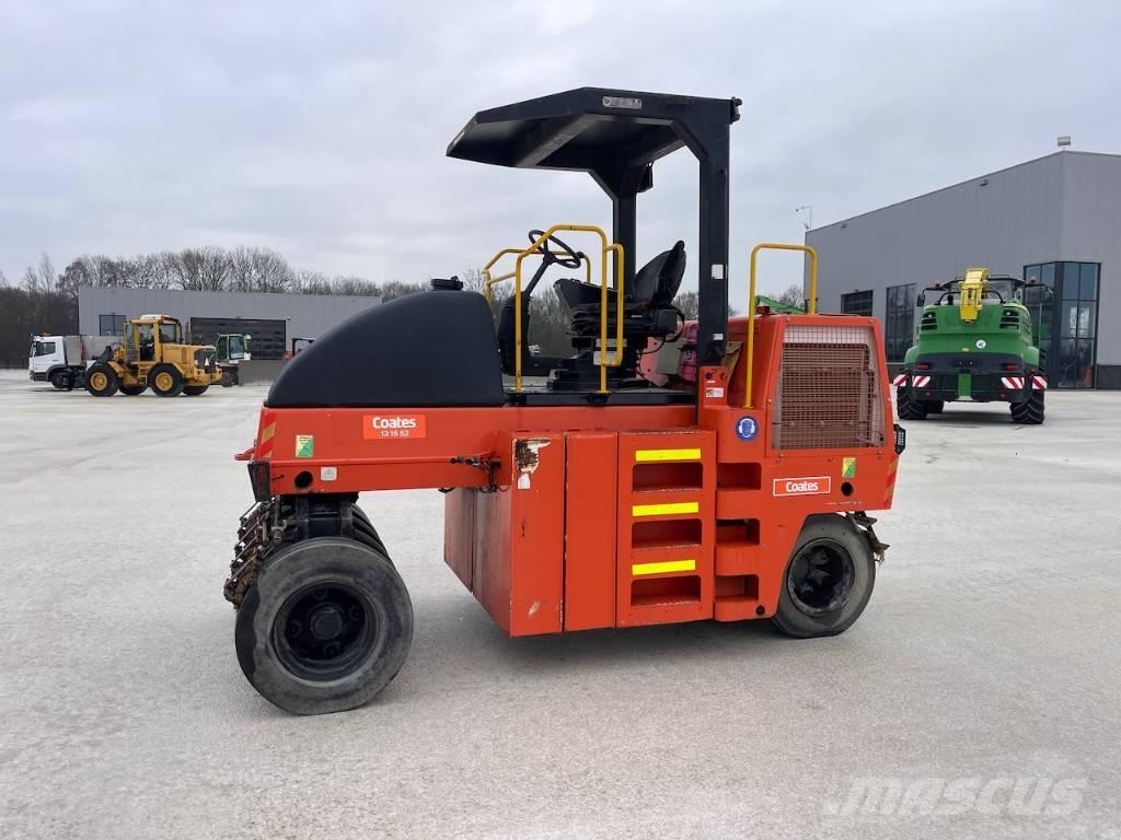 Dynapac CP 142 Gummiradwalzen