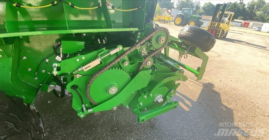 John Deere V461M Rundballenpressen