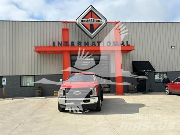 Ford F550 SD Pritschenwagen/Pritschenwagen mit Seitenklappe