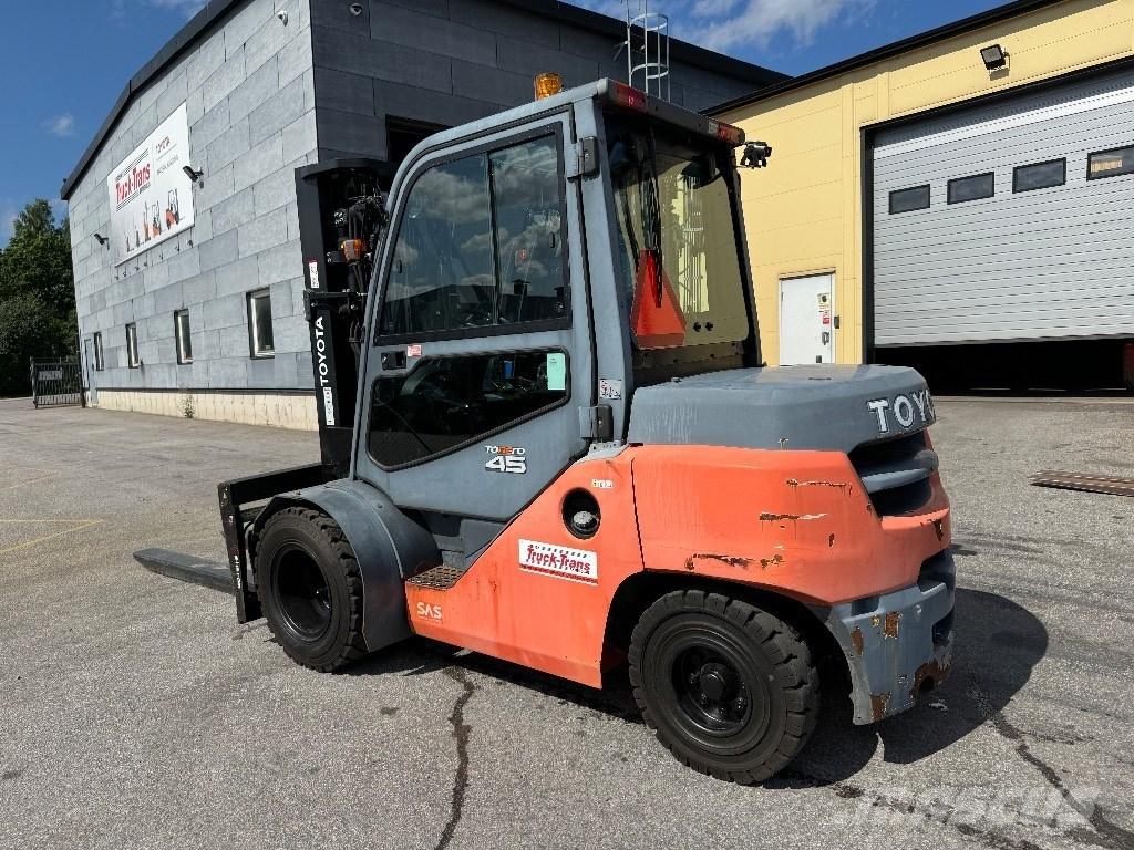 Toyota 40-8FD40N Dieselstapler