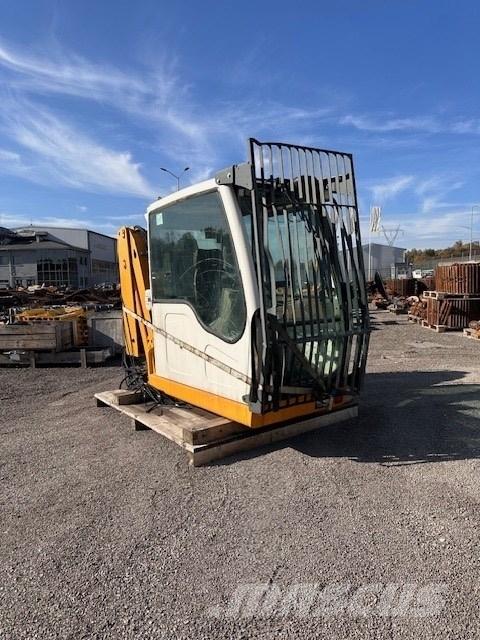 Liebherr A 934 C HD Kabinen