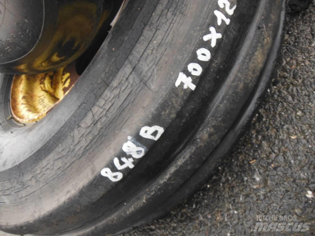 Dunlop 7.00X12 Reifen