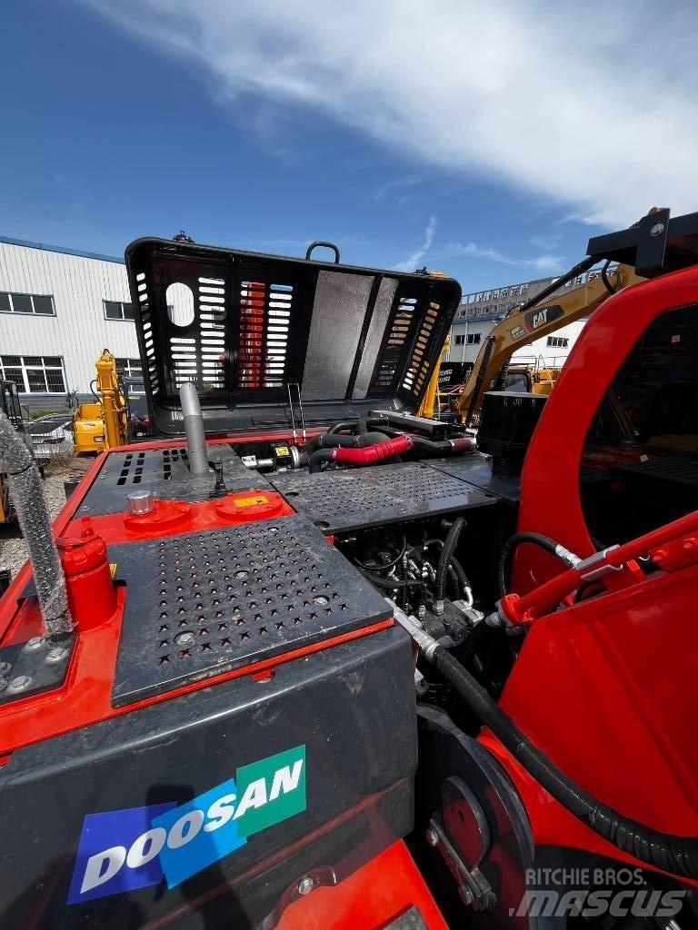 Doosan DX 225 Raupenbagger