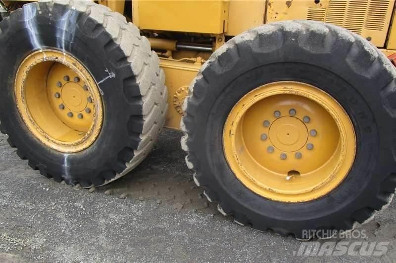 CAT 140H Grader