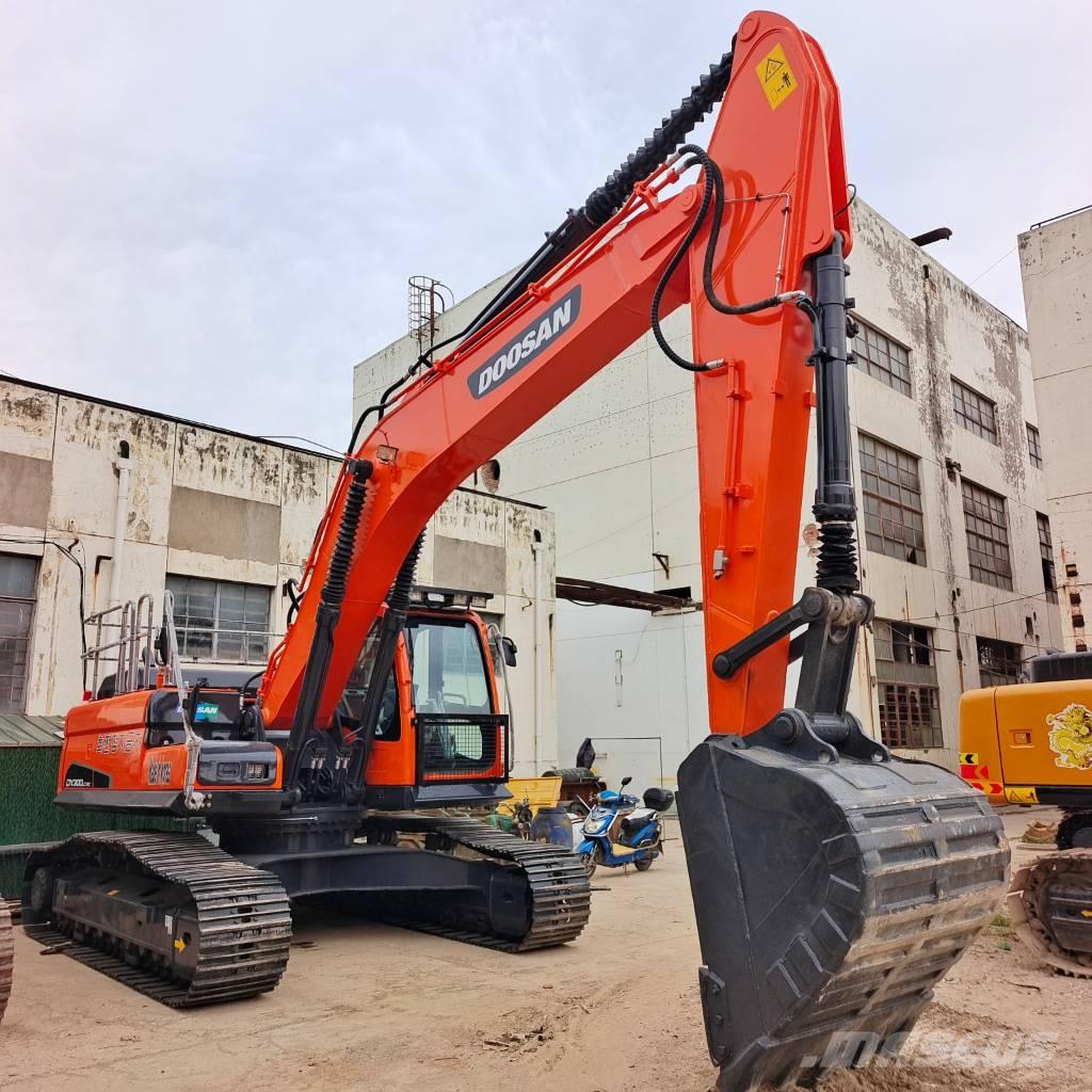 Doosan DX 300 LC-9C Raupenbagger