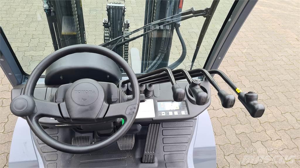 Toyota 02-8FGF25 Gasstapler
