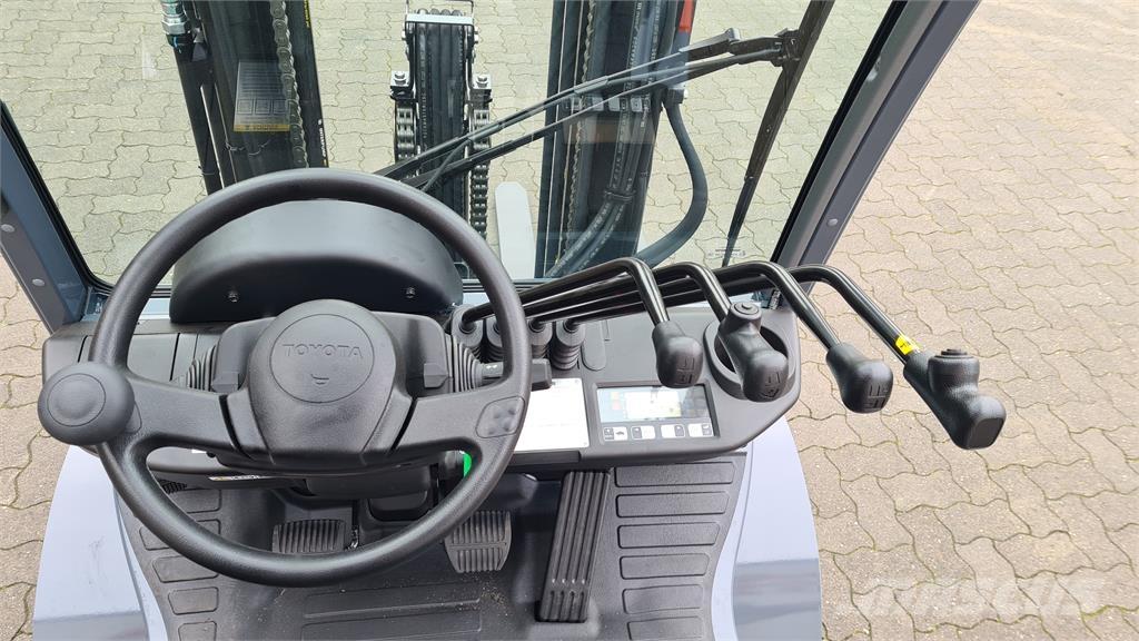 Toyota 02-8FGF25 Gasstapler