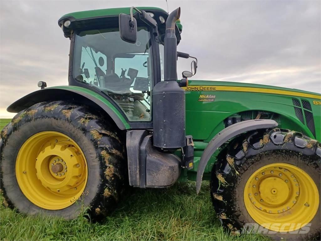 John Deere 8335R Traktoren