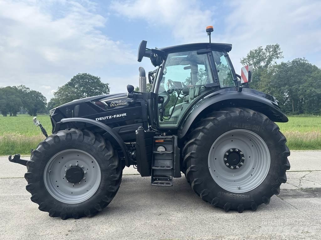 Deutz-Fahr 7250TTV Traktoren