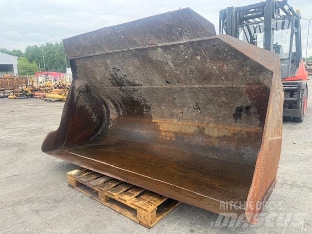 Liebherr L 541 Schaufeln