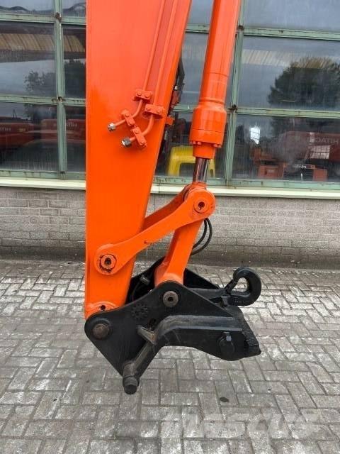 Hitachi ZX 135 US Raupenbagger