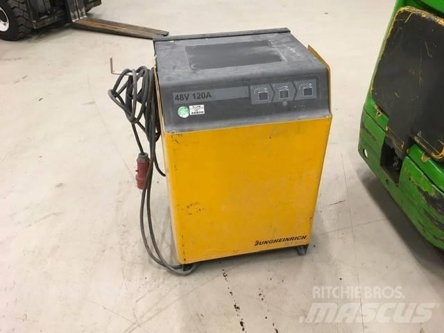 Jungheinrich EFG 220 Elektrostapler