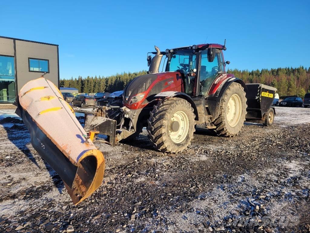 Valtra T 174 E Traktoren
