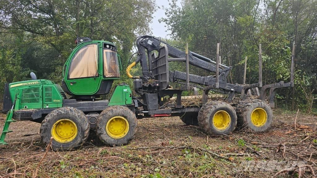 John Deere 1110 E Forwarder
