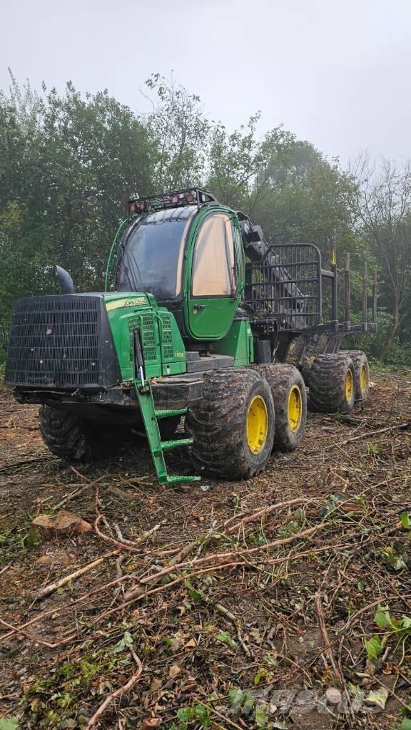 John Deere 1110 E Forwarder