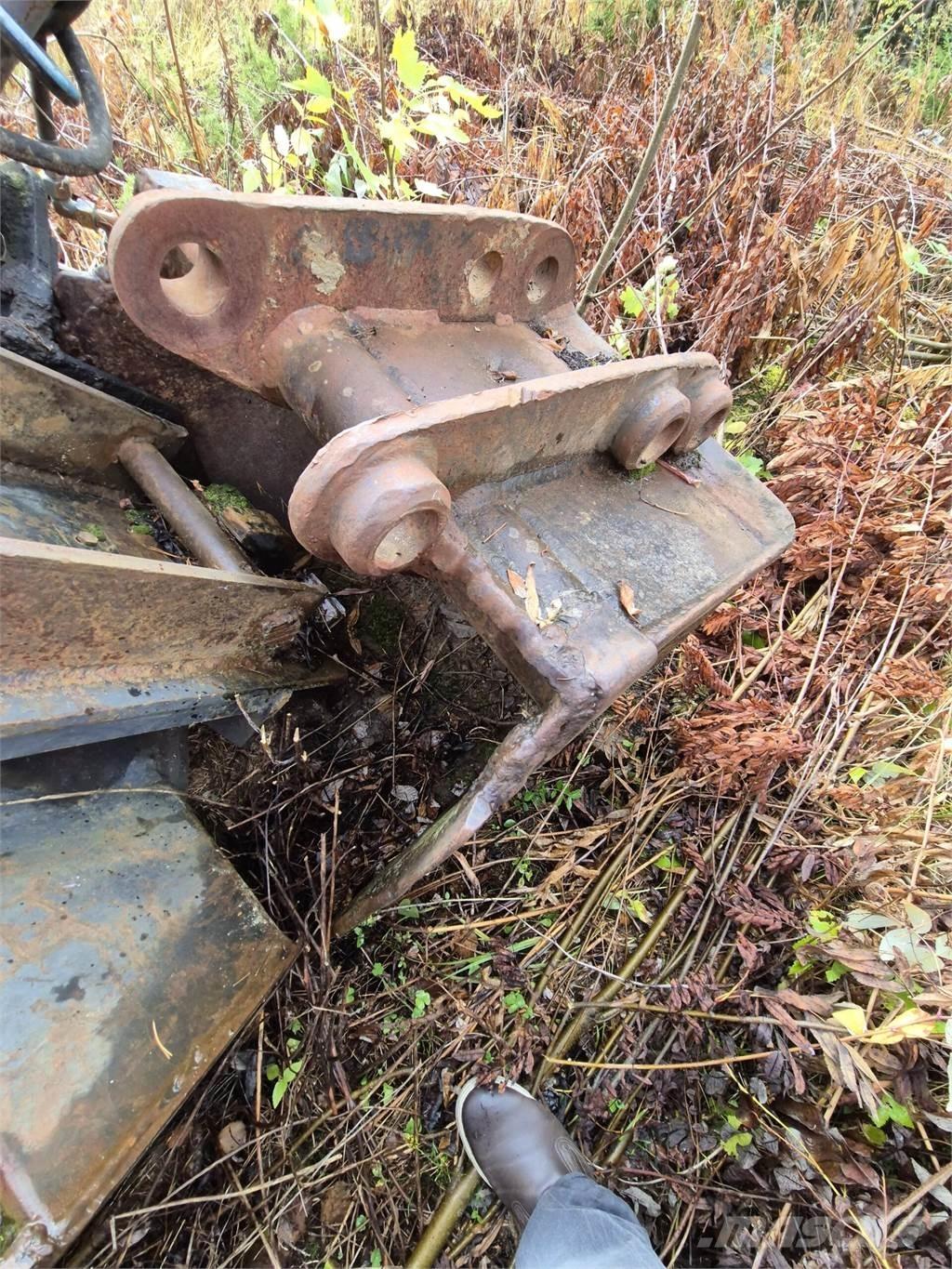  Kuokkakauha 700mm Schaufeln