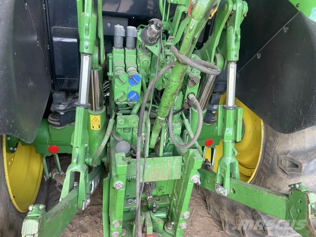 John Deere 6110M Traktoren